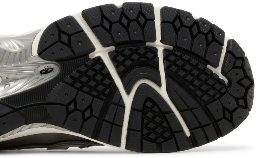 New Balance 1906R Crème Noir