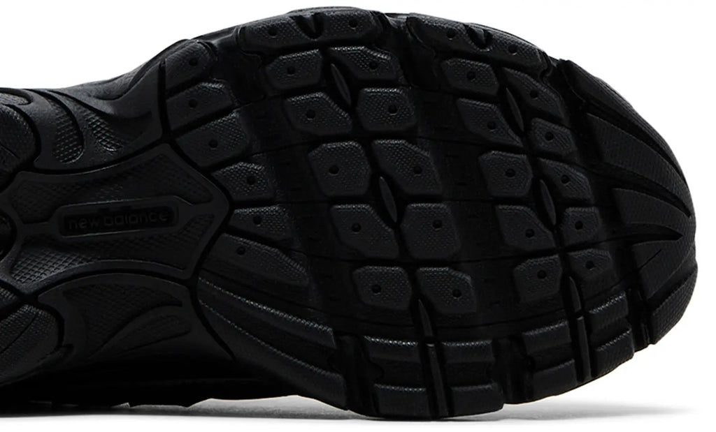 New Balance 740 Noir Gris Métallisé