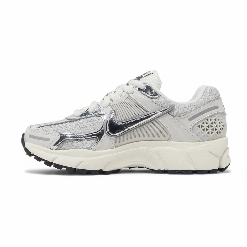 Nike Zoom Vomero 5 Blanc crème / Gris métallique - Sneakaddixct