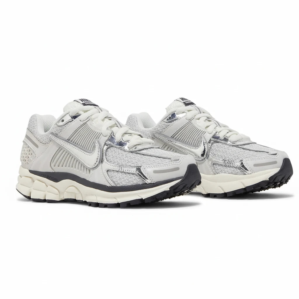 Nike Zoom Vomero 5 Blanc crème / Gris métallique - Sneakaddixct