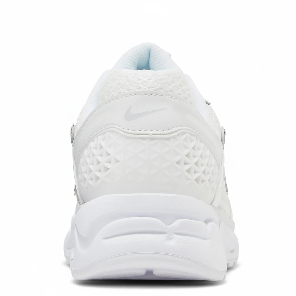 Nike Zoom Vomero 5 Blanc / Gris Métallique - Sneakaddixct