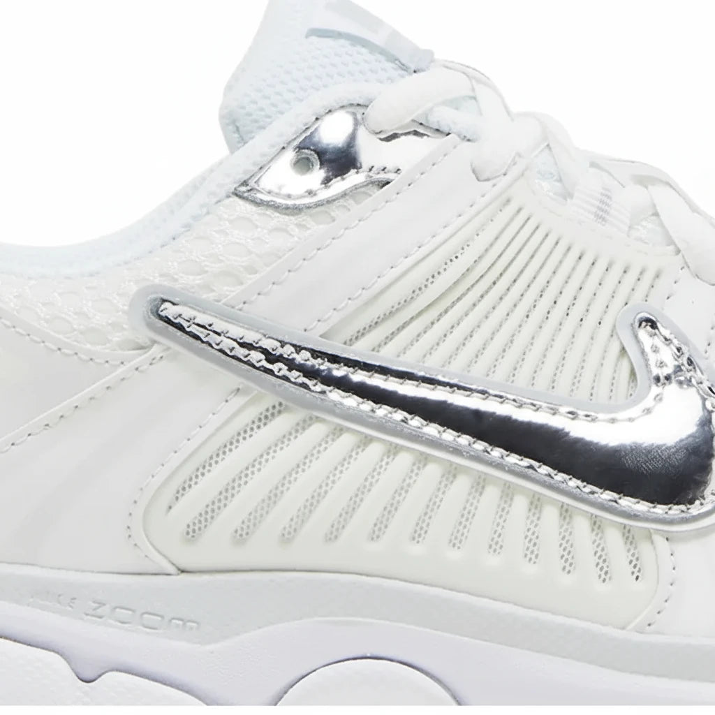 Nike Zoom Vomero 5 Blanc / Gris Métallique - Sneakaddixct