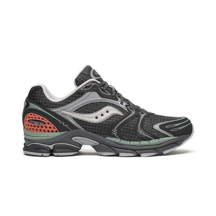 SAUCONY ProGrid Triumph 4 noires et grises - Sneakaddixct